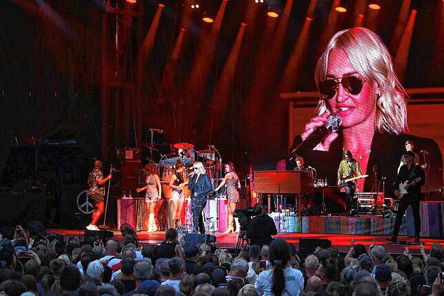 Sarah Connor auf der Bühne zum Auftakt des Schlossplatz Meersburg Open Airs.