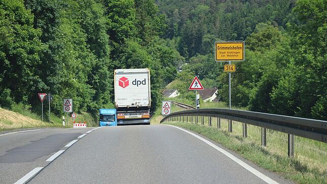 Der kleine Ort Grimmelshofen ist seit Jahrzehnten ein Nadelöhr auf der viel befahrenen Bundesstraße 314. Jetzt könnten sich die ...