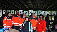 Bei der Warentauschaktion ist das Team der DRK Blumberg voll im Einsatz. Hinten von links: Jasmin Mehner, Marcus-Manuel Großhans, ...