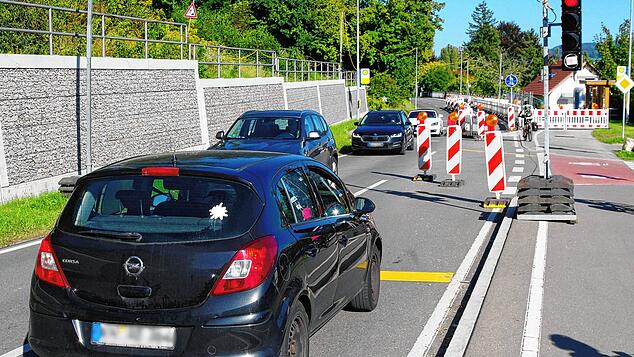 Wegen eines Bauvorhabens soll die Hauptstraße in Wangen mehr als zwei Jahre lang einseitig gesperrt bleiben. Die Gemeinde erhebt Klage ...