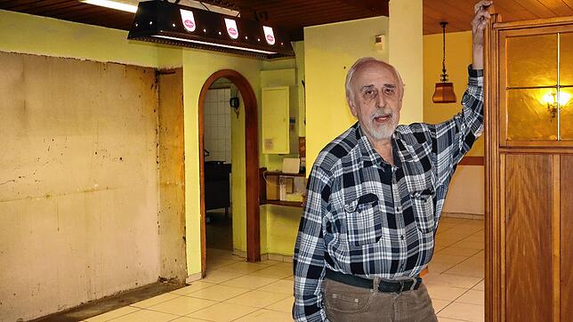Der ehemalige Pächter der Weinstube, Peter Leiber, erzählt, wie es zur Schließung der Singener Weinstube kam.