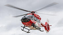 Ein Rettungshubschrauber im Einsatz (Symbolbild). Ein Heli musste bei Görwihl-Rüßwihl einen schwer verletzten Motorradfahrer abholen.