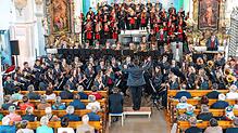 Für besondere Momente im Gotteshaus sorgten unter anderem das Chorwerk „Panis angelicus“ und das vor Lebensfreude sprühende Musikstück ...
