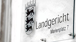 Der 33-Jährige wurde vor dem Landgericht Ravensburg letztlich nicht wegen Geiselnahme, sondern wegen Freiheitsberaubung verurteilt.