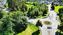 Der Kreisel am Bruckhaus ist 25 Jahre alt. Das Thema Verkehr bewegt die Gurtweiler immer wieder.