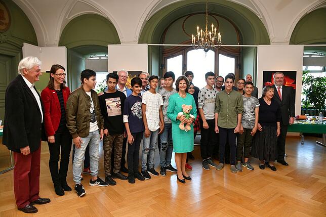 I.M. Königin Silvia vom Schweden besucht Workshop zum Auftakt von Mentor-Programm auf Schloss Mainau