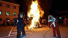 Bild : Fasnacht 2025 in Konstanz: So erlebt der Stephansplatz das flammende Spektakel