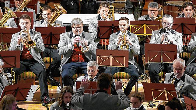 Die Stadtkapelle Meßkirch spielte für eine neue Orgel für die Pfarrkirche St. Martin.