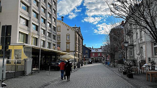 Hier in diesem Bereich der Sigismundstraße überfielen die Täter ein Brüderpaar.