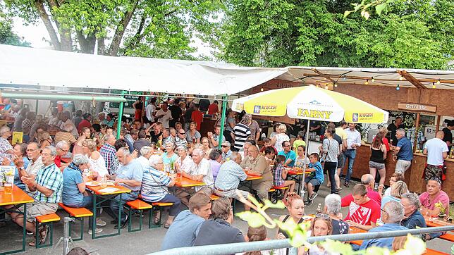 Den Besuchern stehen ein paar vergnügte Stunden auf dem Festplatz am Kinderhaus bevor.