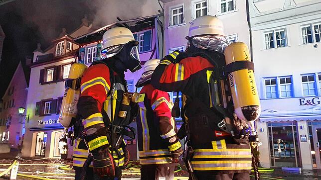Ein Bild aus der Brandnacht vom 11. April auf der Hofstatt Überlingen.