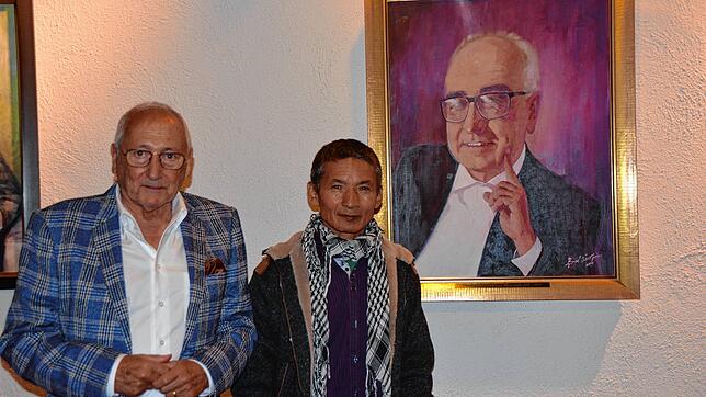 Werner Verbist (links) hat seit fünf Jahren hier einen zweiten Wohnsitz. Er holt den hier als Flüchtling lebenden Künstler Akbar ...