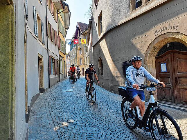 Die Strecke führte auch durch verträumte Gassen &ndash; wie hier in der Altstadt in Laufenburg Schweiz.