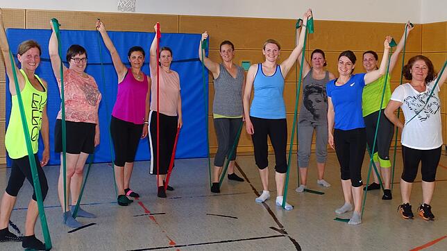 Gymnastik beim Turnverein Pfullendorf macht offensichtlich Spaß. Und das gleich in mehreren Gruppen, so wie hier an einem Montagabend.
