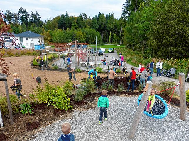 Spaß für kleine und große Kinder bietet der neue städtische Spielplatz am Erlenweg auf dem Aarberg. Bild: Stadt Waldshut-Tiengen
