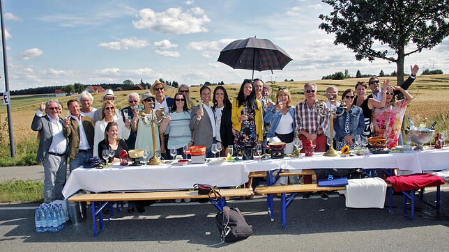 Bild : Villingen und Schwenningen vereint: Bilder und Videos vom 1000-Meter-Jubiläums-Picknick