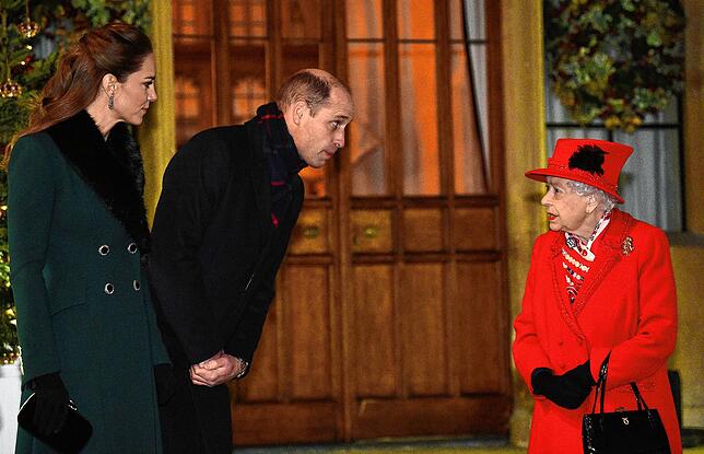 Der perfekte Abschluss der Reise: Auf Schloss Windsor treffen Kate und William unter anderem Königin Elizabeth II.