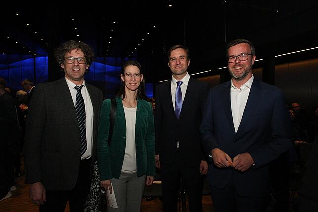 Philipp Haug und seine Frau Bettina Gräfin Bernadotte von der Mainau, der Konstanzer Landrat Zeno Danner und Michel Bieler-Loop aus der ...