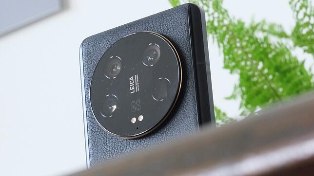 Ein würdiger Nachfolger für das Xiaomi 13 Ultra (im Bild zu sehen)? Was bislang über das Xiaomi 14 Ultra bekannt ist.