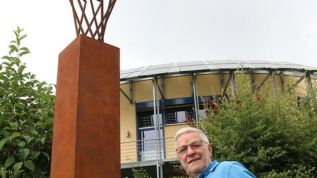 Bürgermeister a.D. Anton Knapp wird heute 70. Der Freund öffentlicher Kunst ist stolz auf ein Werk im eigenen Garten: Das Geschenk des ...