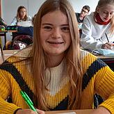 &bdquo;Manchmal lassen einen die Busfahrer nicht mehr einsteigen, wenn es drinnen zu voll ist.&ldquo; &ndash; Lena, Schülerin am ...
