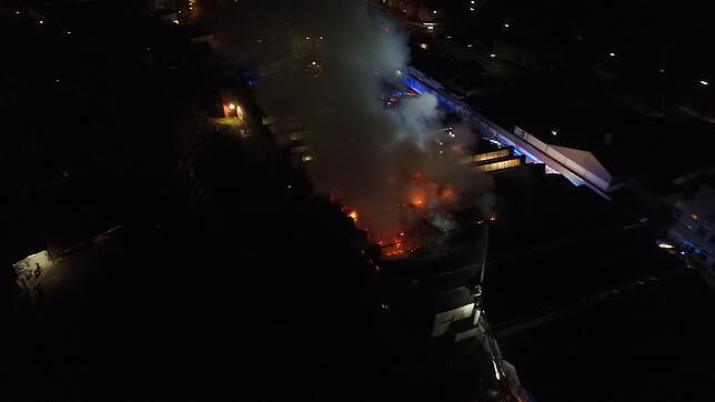Der Brand auf dem Wehra-Areal. Das Bild stammt aus einem Drohnenvideo der Feuerwehr.