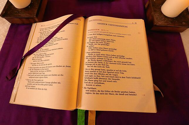 Mit Bezug auf das Evangelium von der Heilung eines Blinden und frei nach Antoine Saint-Exupery gab Überlingens Stadtpfarrer seiner ...