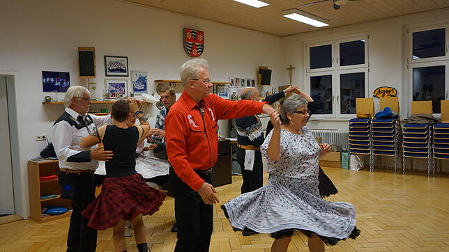 Der Mühlhofer Square-Dance-Club &bdquo;The Dancing Wolves&ldquo; existiert im kommenden Jahr bereits 25 Jahre. Nun suchen die Mitglieder ...