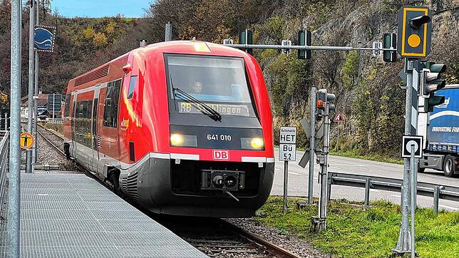 Für den Schülerverkehr wurde die Bahnstrecke zwischen Lauchringen und Stühlingen bereits wieder reaktiviert. Bis 2027 sollen die Züge im ...