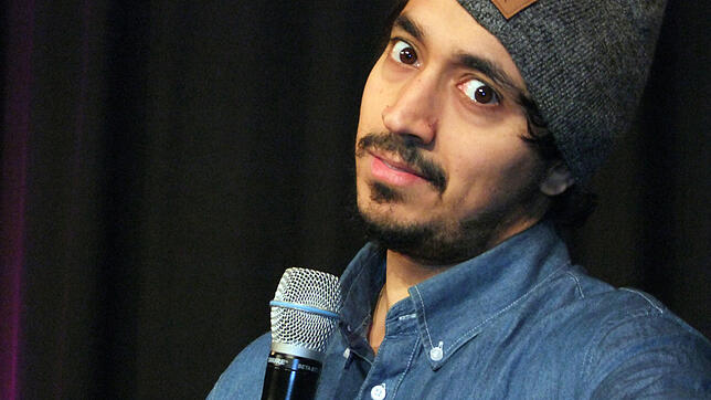 Salim Samatou zählt zu den Shootingstars in der Comedy-Szene. Beim Kabarettwinter im Milchwerk tritt er mit seinem neuen Programm "Inder ...