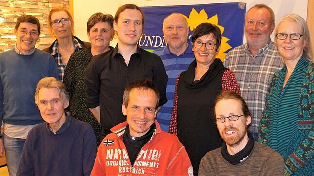 Für Bündnis 90/Die Grünen kandidieren (stehend, von links): Klaus Bossert (Gemeinderat Murg und Kreistag), Marita Höckendorff ...