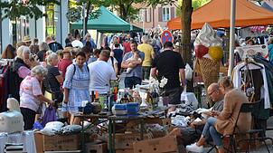 Attraktion für Jung und Alt, für Markdorfer und Besucher aus der gesamten Region bot der Flohmarkt mit Streedfood-Angebot.