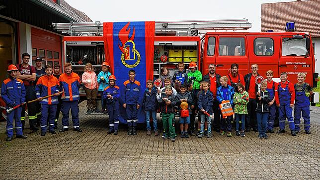 Wieder dabei beim Sommerferienprogramm der Gemeinde Ühlingen-Birkendorf ist die Jugendfeuerwehr, bei der es an zwei Tagen spannend und ...