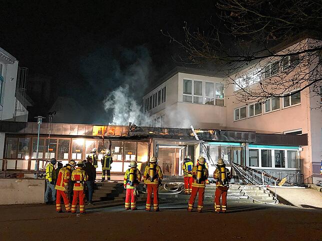 Bild 1: Feuer in der Grund- und Werkrealschule Bad Dürrheim &ndash; unsere Drohnenaufnahme zeigt das Gebäude am Morgen danach