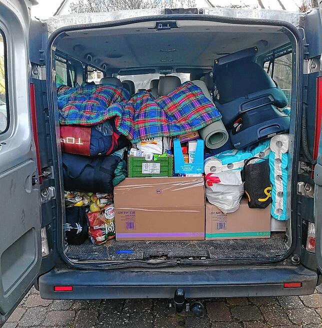 Mit diesem voll gepackten Kleinbus ging es jüngst nach Polen.