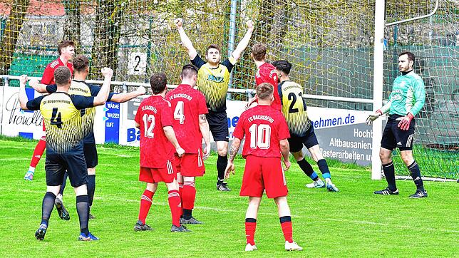Bild : SV Nöggenschwiel besiegt den FC Dachsberg mit 8:1 – und wir haben Fotos!