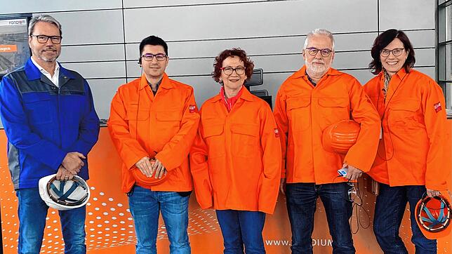 Das Bild zeigt (von links) Achim Schneider, die Abgeordneten Tayfun Tok und Dorothea  Wehinger sowie die Stadträte Eberhard Röhm und ...
