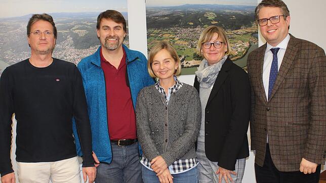 Engagieren sich für das Ärztehaus (von links): Kai Behringer, Andreas Fluck, Martina Franke-Rothfuchs, Wirtschaftsförderin Silke ...