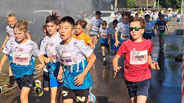 Bild : Mehr als 2500 beim Trompeterlauf – das sind die Bilder