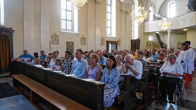 Rahmen für die Weihe war ein festlicher Gottesdienst und ein abschließendes Fest auf dem Kirchplatz. Wir haben die Bilder.