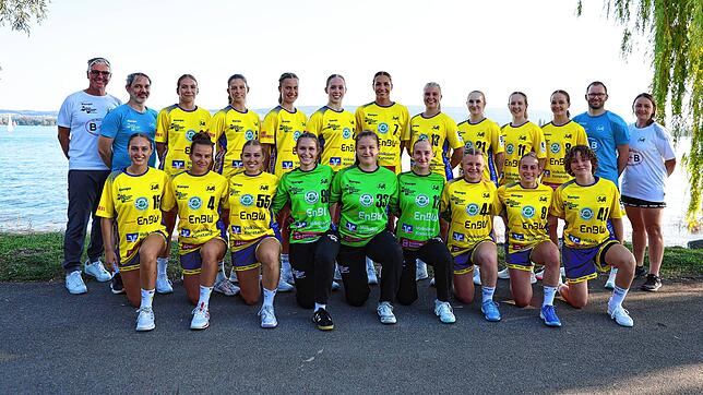 Das Allensbacher Team: (hinten, von links) Dr. Gerold Schmid (Teamarzt), Martin Gerstenecker (Trainer), Laura Strlek, Jule Schuster, ...