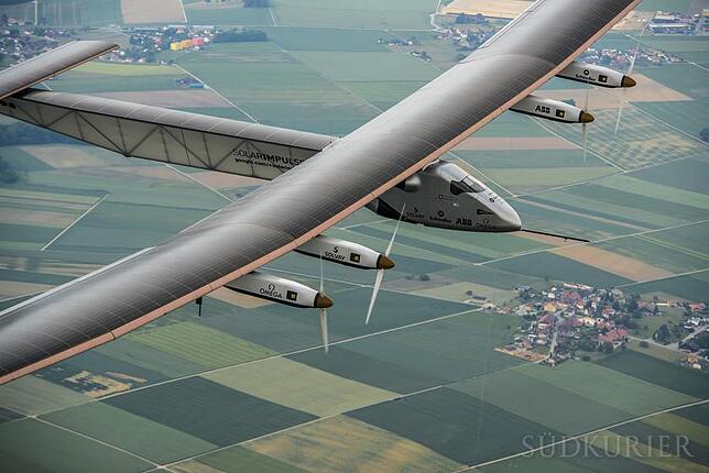 Heimatflugplatz von Solar Impulse ist Payerne (bei Bern). Die Elektromotoren werden über Solarzellen angetrieben.