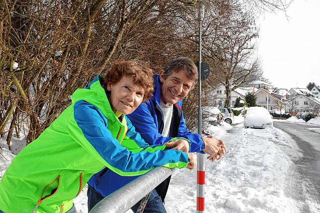 Seit aus der Wohnstraße Im Täschen eine Durchgangsstraße geworden ist, klagen die Anwohner über zu viel und zu schnellen Verkehr. Birgit ...