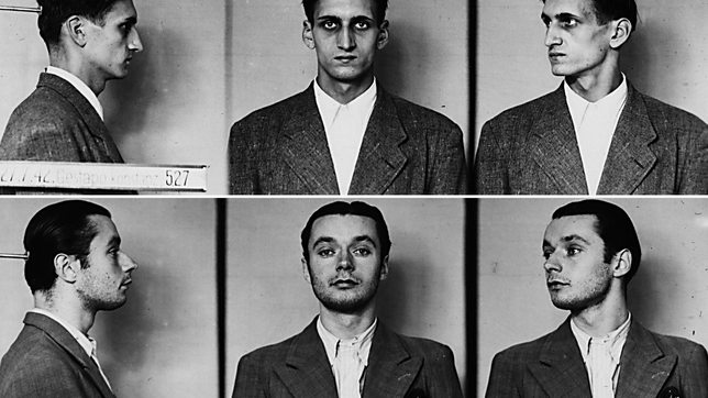 Robert Ballast (oben) und Andreas Friedrich (unten) nach ihrer Verhaftung am 17. Juli 1942 durch die Gestapo am Konstanzer Bahnhof.