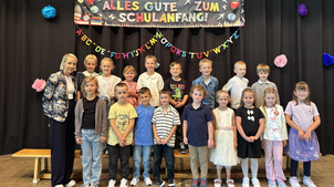 Die Schüler der Klasse 1a mit Klassenlehrerin Angie Blaser.