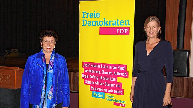 Die Kreis-FDP zieht mit Ann-Veruschka Jurisch (rechts) als Kandidatin in die Bundestagswahl. Die 48-Jährige aus Konstanz wurde ohne ...