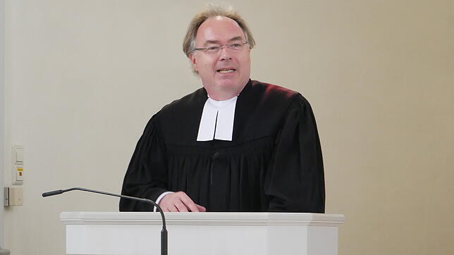 Der evangelische Pfarrer Hans-Georg Ulrichs stellte sich am Sonntag der Gemeinde vor.