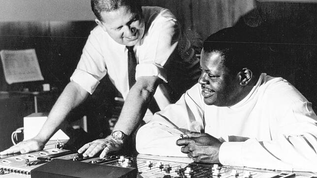 Der Film &bdquo;MPS &ndash; Die Legende lebt&ldquo; geht dem Leben von Hans Georg Brunner-Schwer (links) nach, hier mit Oscar Peterson ...