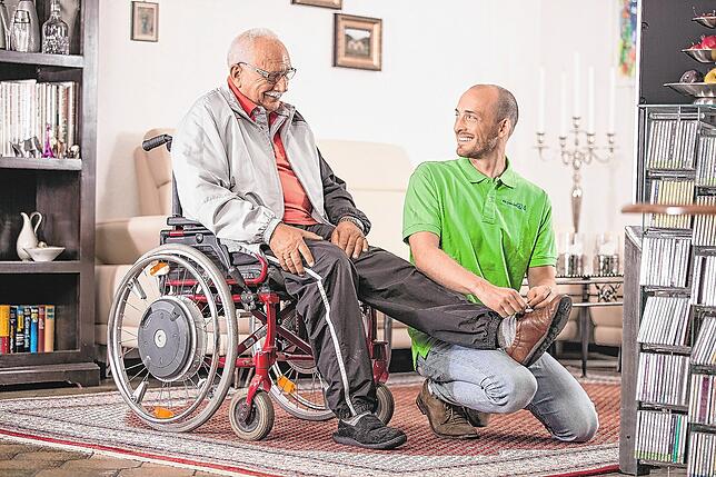 Mit einer Rundum-Betreuung durch erfahrene, fürsorgliche Betreuungskräfte können pflegebedürftige Menschen ihr Zuhause behalten. Bild: ...