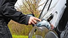 (Symbolbild) BMW, VW und jetzt Mercedes: Wieder wurde ein Auto, das in Konstanz geparkt war, zerkratzt. Vielleicht hat jemand der ...